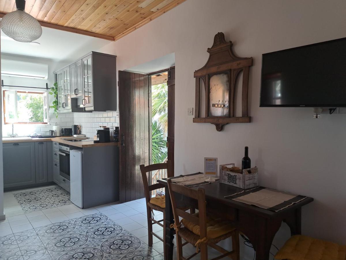 Liakoto Guest House Panayia Ngoại thất bức ảnh